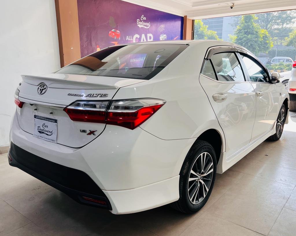 Toyota Corolla Altis 1.6 X 2021